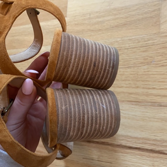 Madewell The Claudia Sandal in Suede - Picture 6 of 7